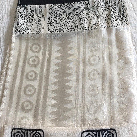 EUC Echo multi paneled oblong silk scarf w/fringes - Picture 3 of 8